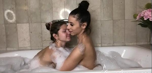  Nelly Kent and Gina Gerson fuck in bathroom
